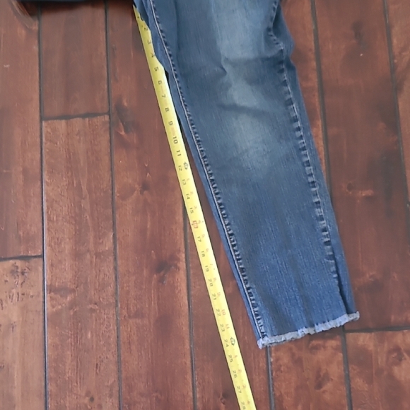 Torrid Cropped Boyfriend Women's Blue Jeans Size 16 - Picture 6 of 9